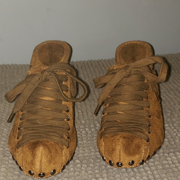 Shoes - Picture 4 of 8